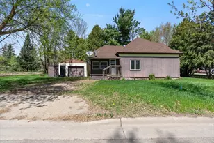 323 4th St SE, Staples, MN 56479 - Photo 2