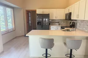 834 Wescott Square, Eagan, MN 55123 - Photo 2