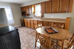 913 E Elm St, Redwood Falls, MN 56283 - Photo 2