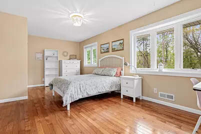 9055 Johnson Avenue S, Bloomington, MN 55437 - Photo 10