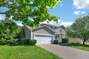 688 Eagle Ridge Rd, Woodbury, MN 55125 - Photo 2