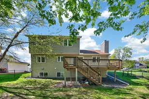 688 Eagle Ridge Rd, Woodbury, MN 55125 - Photo 4
