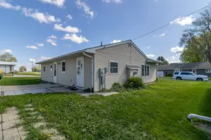 522 1st St SE, Madelia, MN 56062 - Photo 38