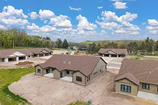 1079 Legend Ln, River Falls, WI 54022 - Photo 18