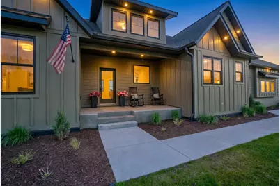 908 Gavin Pass, Hudson, WI 54016 - Photo 2