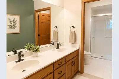 5690 Dunlap Avenue N, Shoreview, MN 55126 - Photo 8
