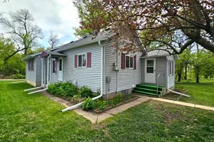 113 W 3rd St, Donnelly, MN 56235 - Photo 2