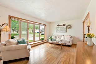 2106 6th Ave NE, Austin, MN 55912 - Photo 6