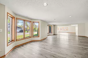 2000 Westview Dr, Hastings, MN 55033 - Photo 24