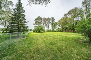 6805 Craig Ct, Inver Grove Heights, MN 55076 - Photo 2