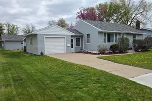 1016 32nd Ave N, Saint Cloud, MN 56303 - Photo 2