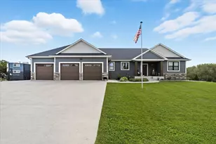 912 14th St NE, Montgomery, MN 56069 - Photo 1