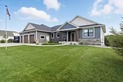 912 14th Street NE, Montgomery, MN 56069 - Photo 2