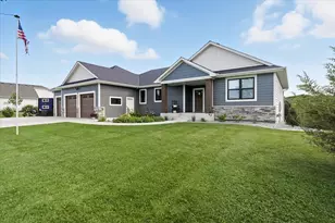 912 14th St NE, Montgomery, MN 56069 - Photo 2