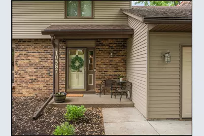 10587 Wellington Lane N, Maple Grove, MN 55369 - Photo 2