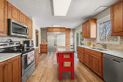 630 Tyrol Lane, Shakopee, MN 55379 - Photo 10