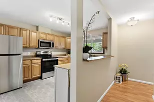 7315 Stewart Dr, Eden Prairie, MN 55346 - Photo 6