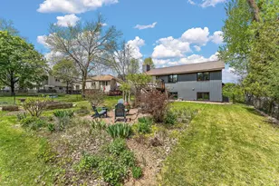 986 Demont Ave E, Maplewood, MN 55109 - Photo 10
