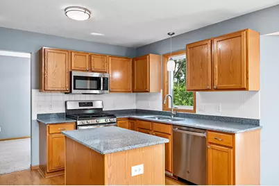 550 Hawthorne Woods Drive, Eagan, MN 55123 - Photo 8