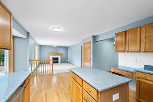 550 Hawthorne Woods Dr, Eagan, MN 55123 - Photo 12