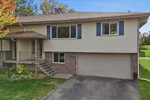 6838 Sandlewood Rd, Woodbury, MN 55125 - Photo 2