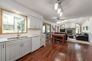 305 Chancery Ln, Mankato, MN 56001 - Photo 10