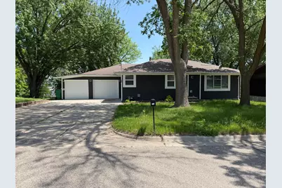 605 5th Street NE, Montgomery, MN 56069 - Photo 2