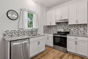 63 Lawson Ave W, Saint Paul, MN 55117 - Photo 14
