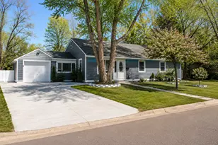 8401 14th Ave S, Bloomington, MN 55425 - Photo 2