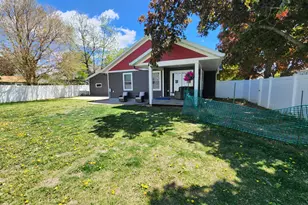 620 W Dwelle St, Lake City, MN 55041 - Photo 8