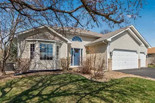 5725 Yucca Ln N, Plymouth, MN 55446 - Photo 4