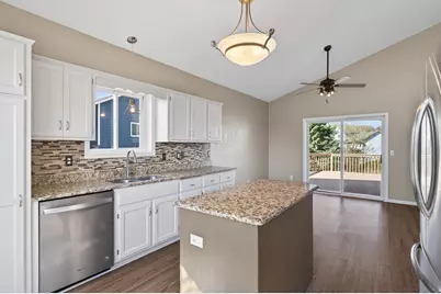 5725 Yucca Lane N, Plymouth, MN 55446 - Photo 14
