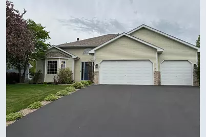 5725 Yucca Lane N, Plymouth, MN 55446 - Photo 2