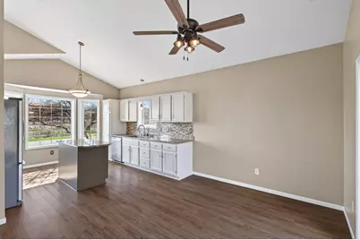 5725 Yucca Lane N, Plymouth, MN 55446 - Photo 10