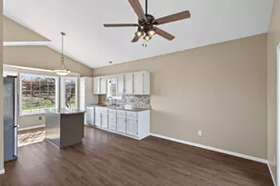 5725 Yucca Ln N, Plymouth, MN 55446 - Photo 10