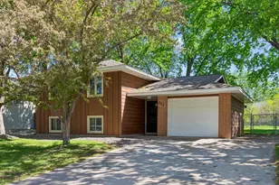 833 Oriole Dr, Apple Valley, MN 55124 - Photo 2