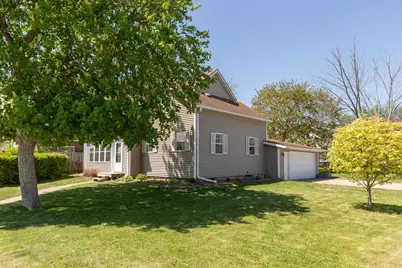 311 Center Avenue S, Eyota, MN 55934 - Photo 2