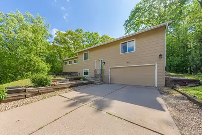 17800 Jamaica Circle, Lakeville, MN 55044 - Photo 2