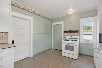 300 4th Avenue S, South Saint Paul, MN 55075 - Photo 8