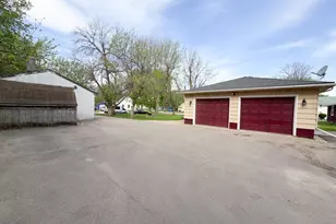 810 8th Ave, Worthington, MN 56187 - Photo 10