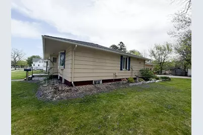 810 8th Avenue, Worthington, MN 56187 - Photo 4