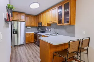 4447 Woodgate Ct, Eagan, MN 55122 - Photo 4