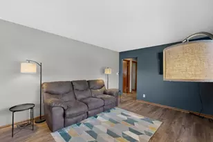 1317 11th Ave SE, Rochester, MN 55904 - Photo 2
