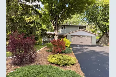850 Winthrop Street S, Saint Paul, MN 55119 - Photo 6