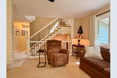 850 Winthrop Street S, Saint Paul, MN 55119 - Photo 10