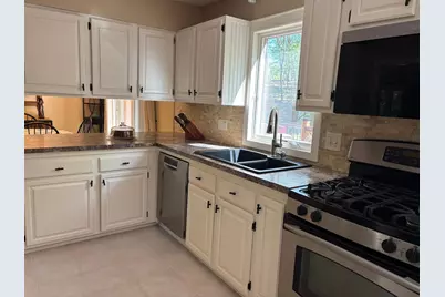 850 Winthrop Street S, Saint Paul, MN 55119 - Photo 6