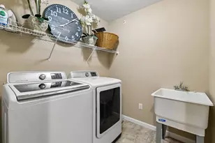 708 Rockburn Rd, Chanhassen, MN 55317 - Photo 28