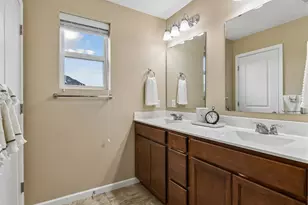 708 Rockburn Rd, Chanhassen, MN 55317 - Photo 24