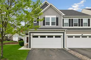 708 Rockburn Rd, Chanhassen, MN 55317 - Photo 2
