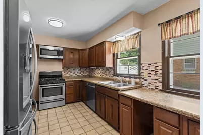 1739 Hampshire Avenue, Saint Paul, MN 55116 - Photo 8